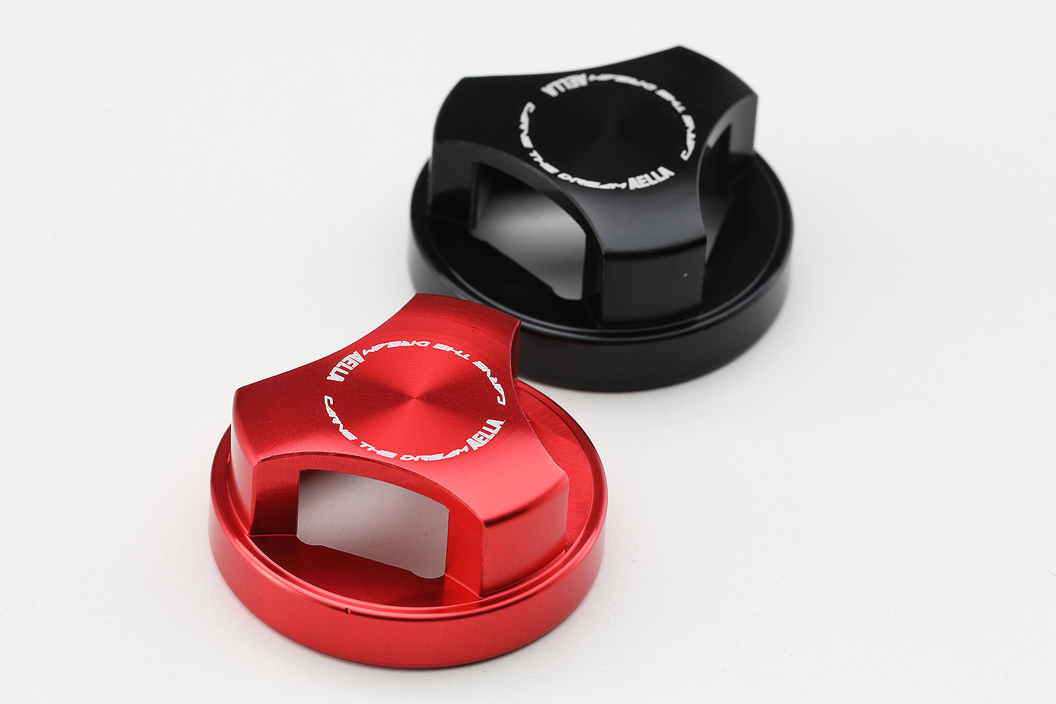 AELLA Swingarm Pivot Bolt Cover for Ducati Panigale / Streetfighter V2 (2025+) AELLA Swingarm Pivot Bolt Cover for Ducati Panigale / Streetfighter V2 (2025+)